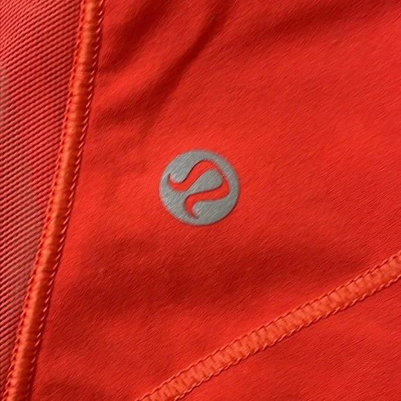 Lululemon Hotty Hot High-Rise Lined Short 4" size 6 - Picture 7 of 8